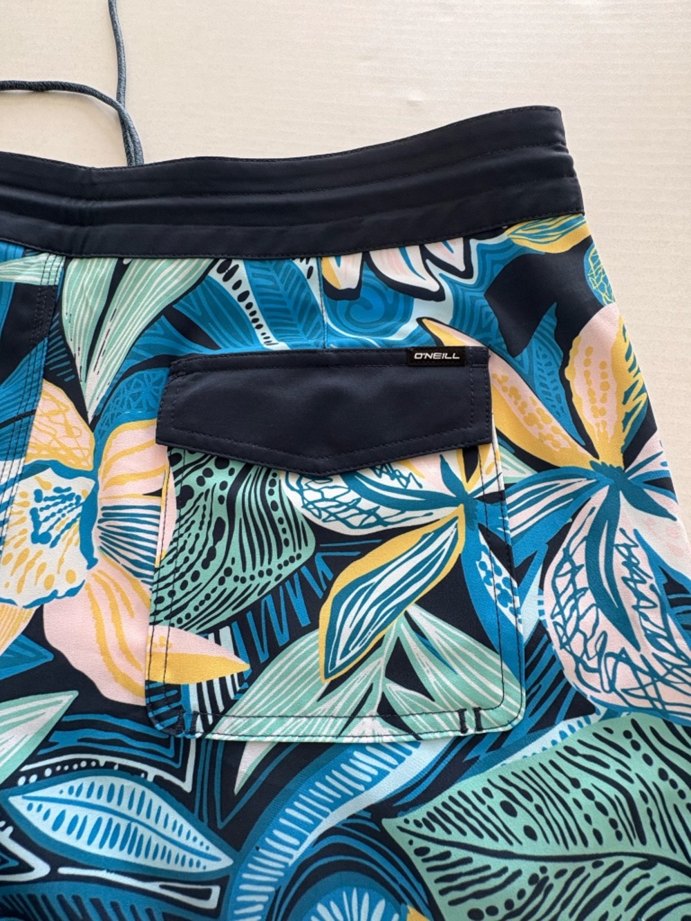 O'Neil Cruzers Boardshorts - Size 36. - Picture 10 of 13